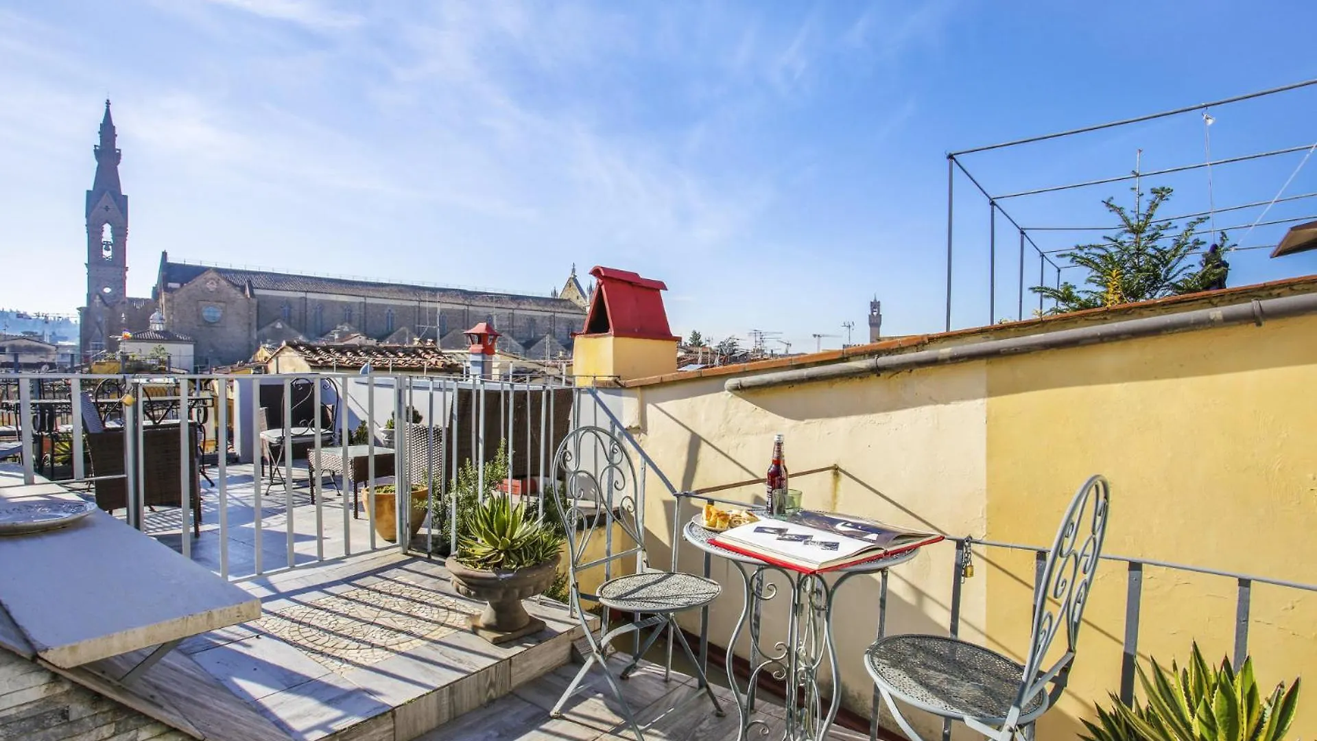 Beatrice - Sweet Dreams In Florence Apartment